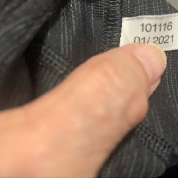 Outdoor Voices Gray Marled Drawcord Pocket Cropped Leggings - Picture 6 of 8